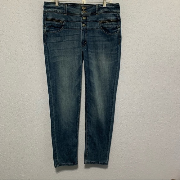 KanCan Women Four Button Zip Fly Mid Rise Jeans - Picture 1 of 7